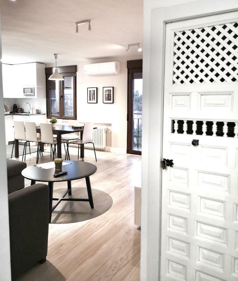 Leyenda De La Cava Apartment Толедо Екстериор снимка